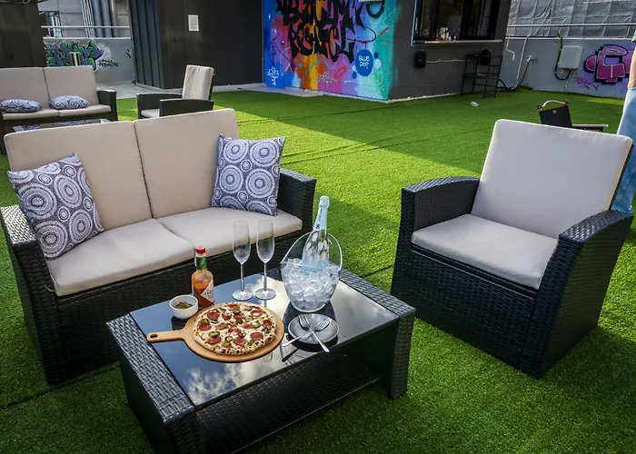 Bluedot Poshtel Hostel